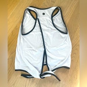 Five dance wear, that’s a wrap top. Size youth extra large.